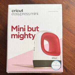 Cricut EasyPress Mini - White with Pink Handle - new!